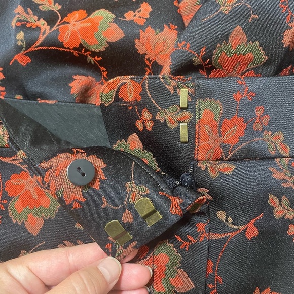 Loft Marisa Black & Orange Floral Pattern Ankle Pants Size 6 Office Business - Picture 8 of 9